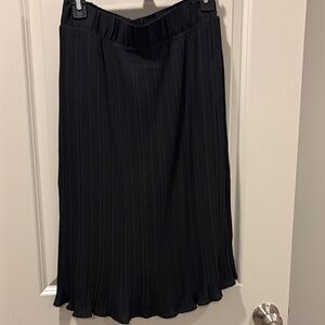 Pleione Size Small Elegant Black Pleated Skirt